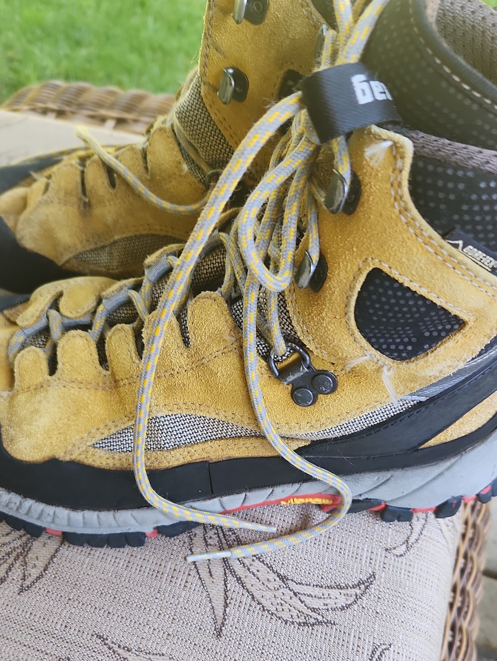 Hanwag Men's Hiking Boots - Yellow Suede Trail Boot